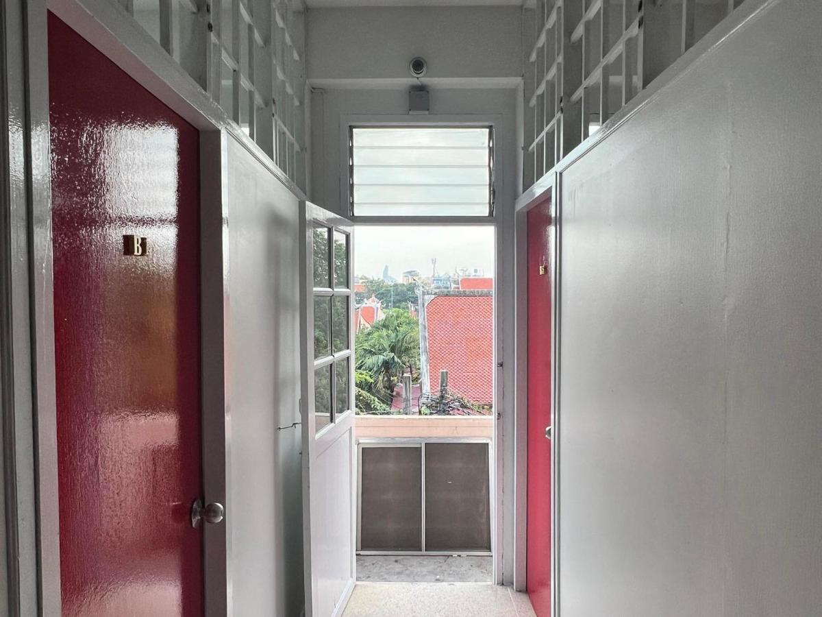 Merry V Guesthouse Bangkok Exteriör bild